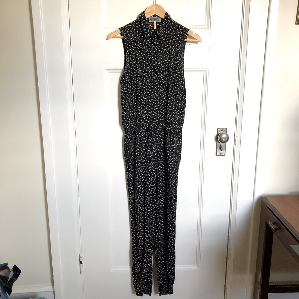 Fun fitted floral black & white jumpsuit size S - Picture 4 of 10